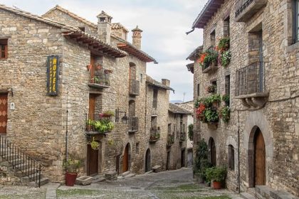 Viajar por España - Aínsa en autocaravana